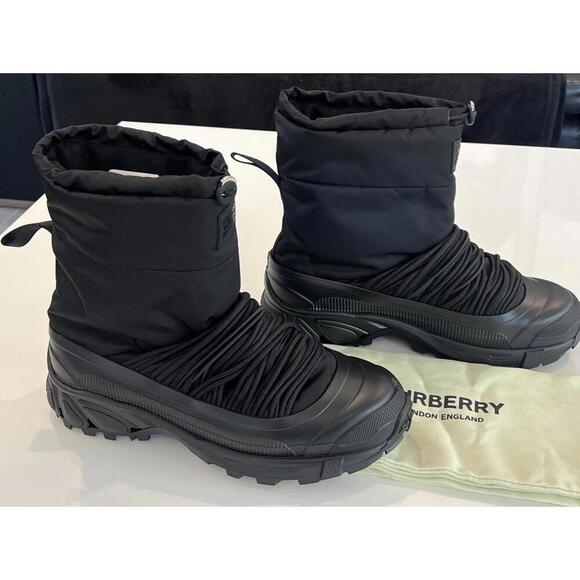 $1190 Burberry Men\'s Black Arthur Puffy Winter ❄️ Boots - EU44/US11 main image 16